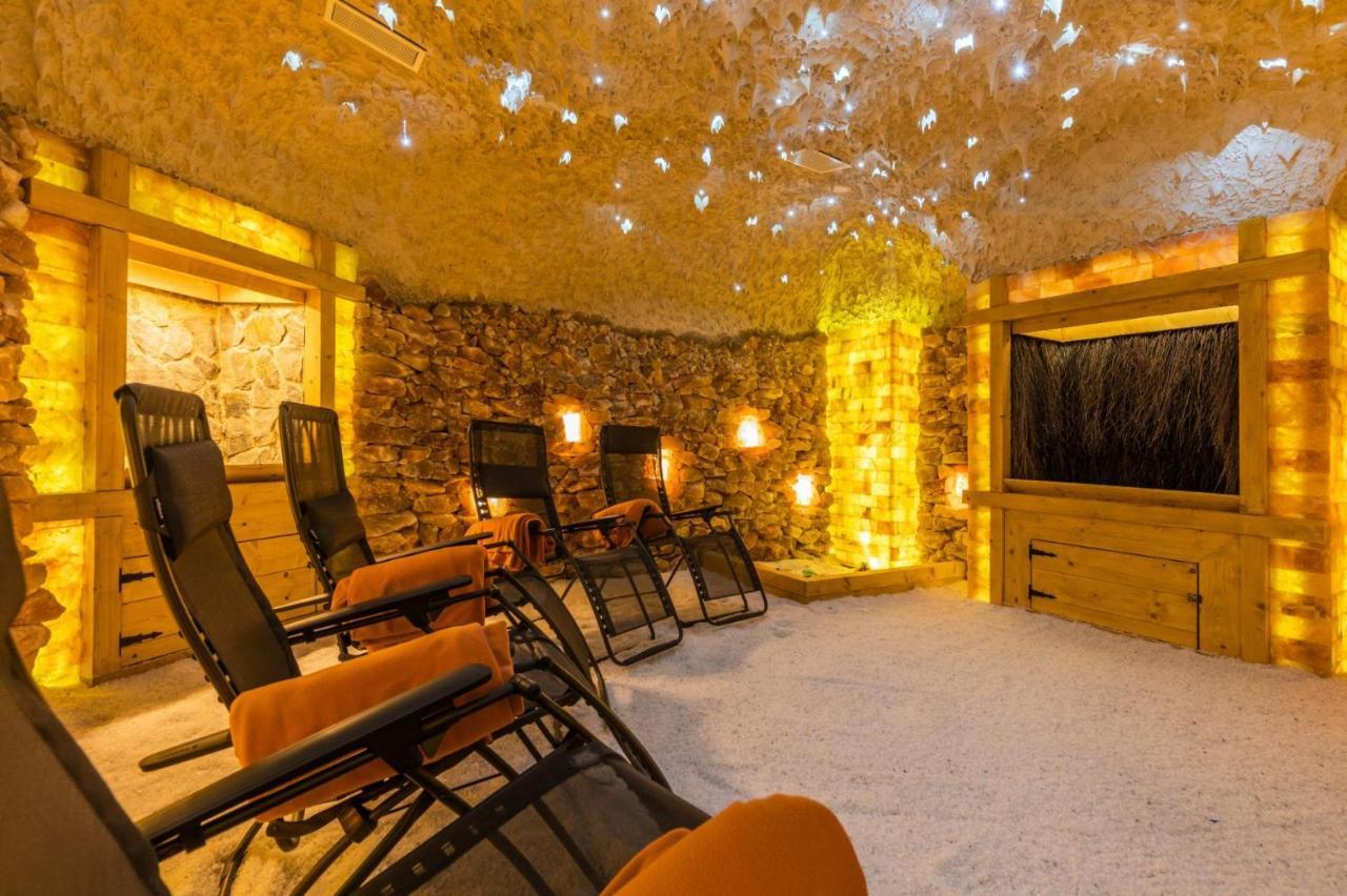 Raj Zdravia Hotel Bratislava Bagian luar foto