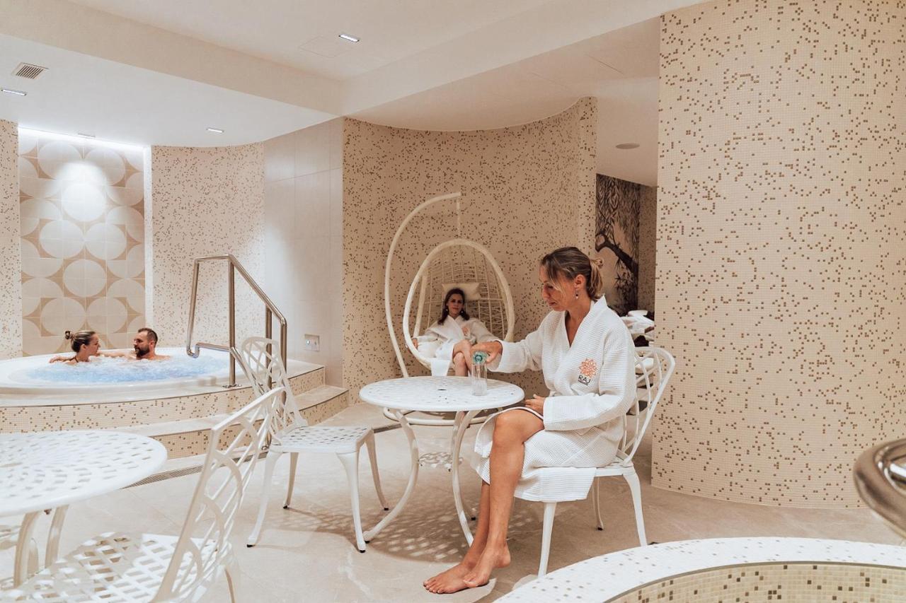 Raj Zdravia Hotel Bratislava Bagian luar foto