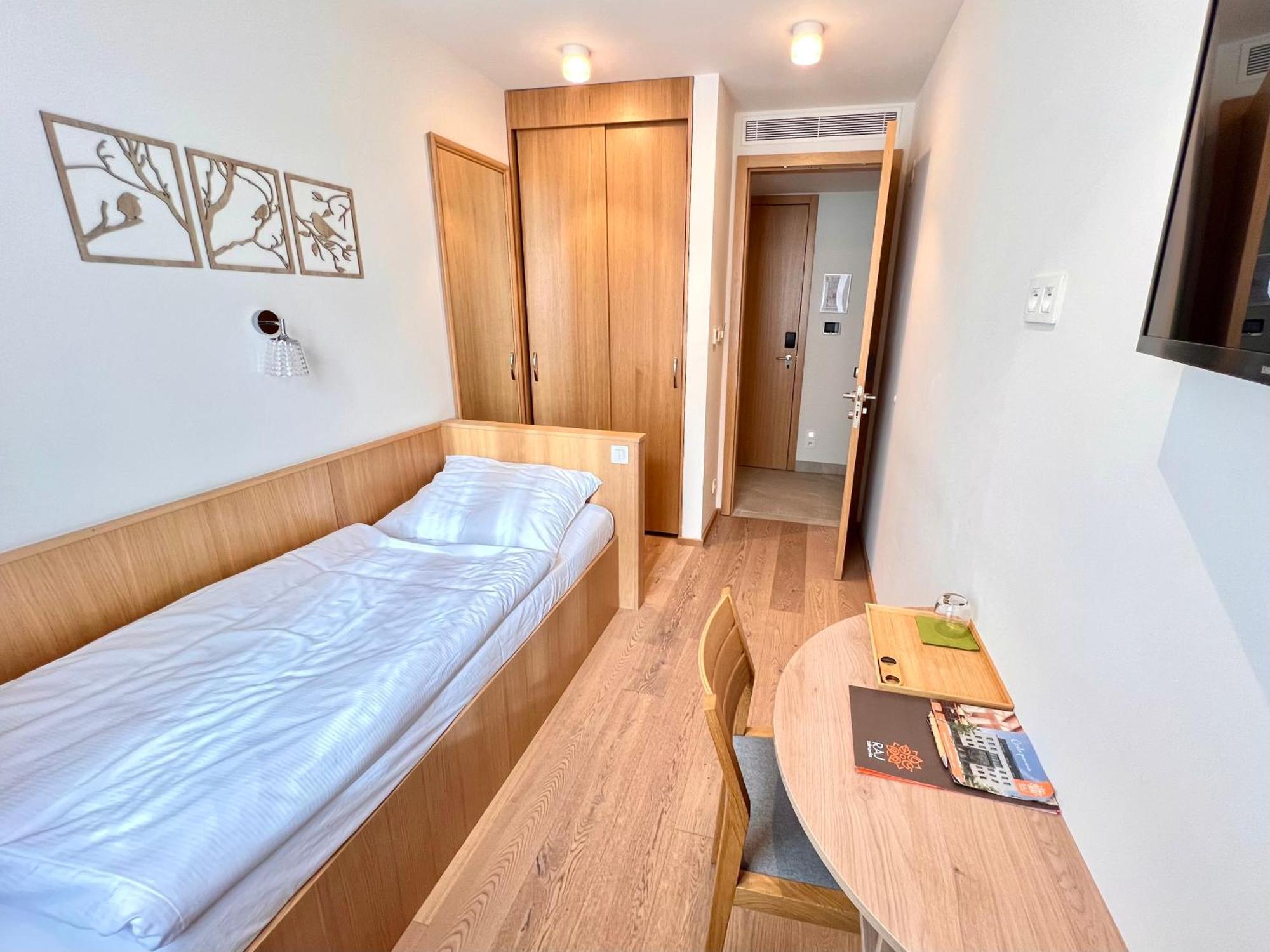 Raj Zdravia Hotel Bratislava Bagian luar foto