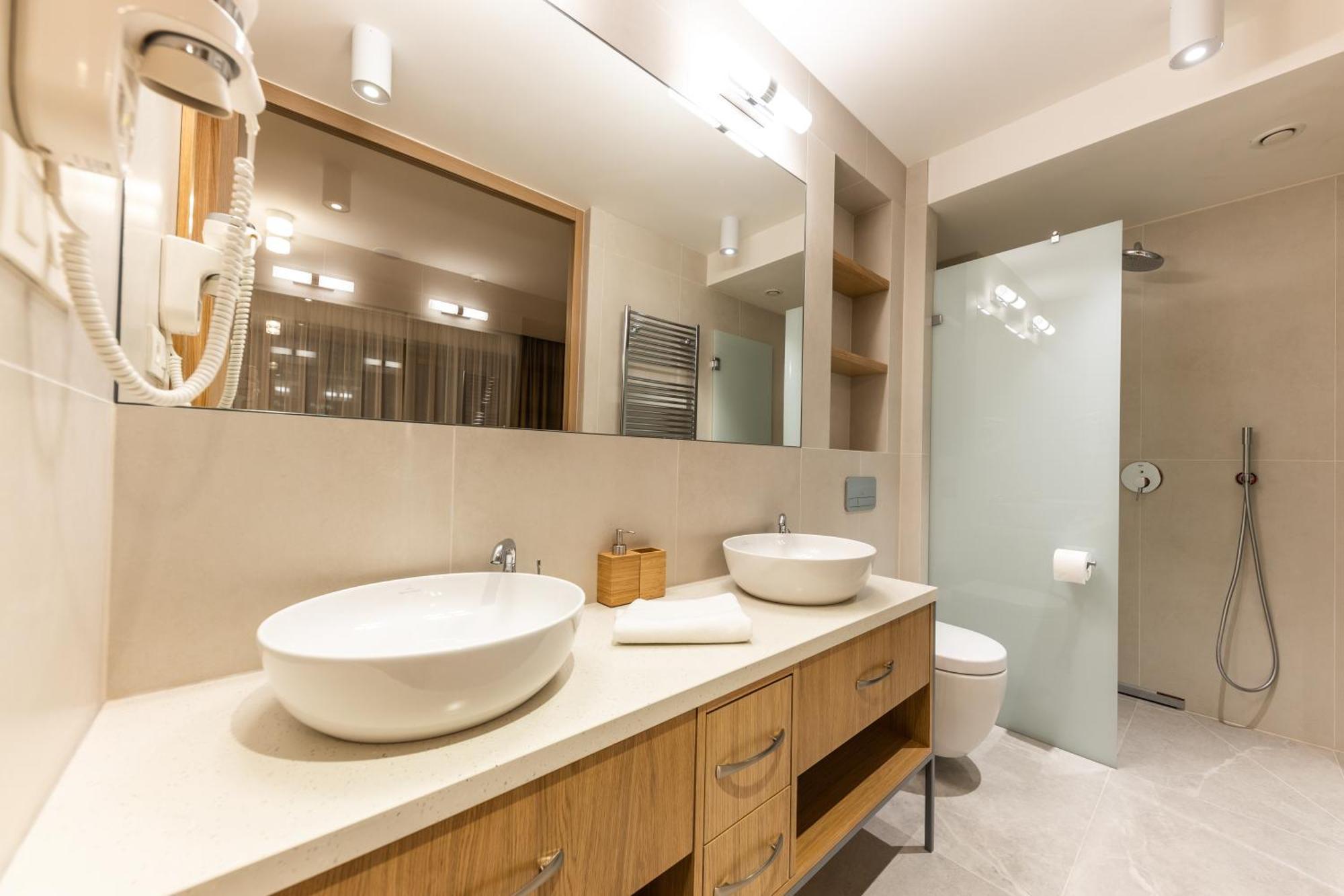 Raj Zdravia Hotel Bratislava Bagian luar foto
