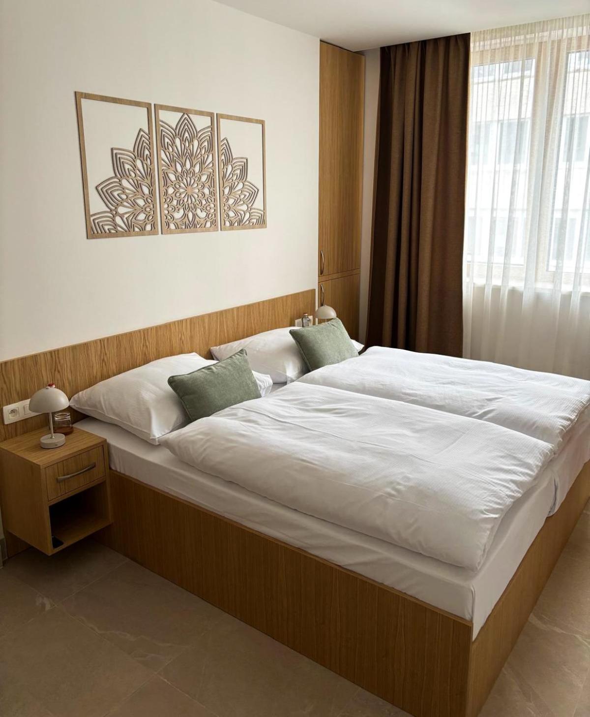Raj Zdravia Hotel Bratislava Bagian luar foto